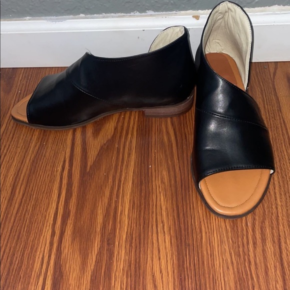 Womens dress sandals size 39 or size 9. New condition worn once - Picture 2 of 2